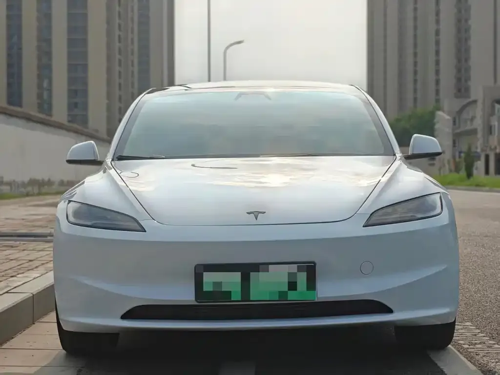 Tesla Model 3 — фото 5
