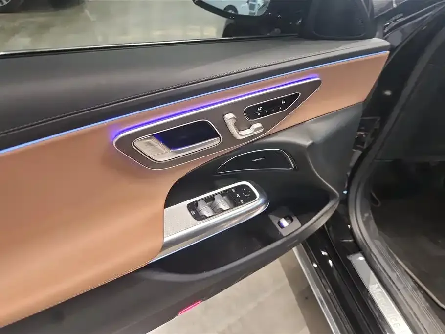Mercedes-Benz E-Class — фото 3