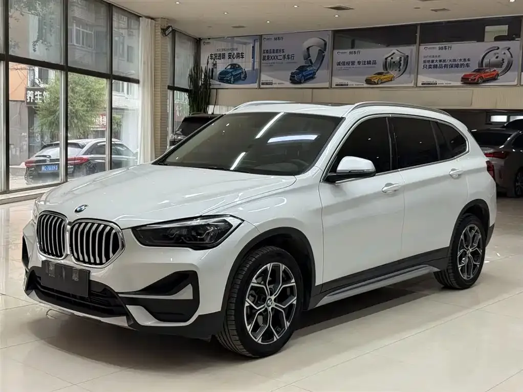 BMW X1 — фото 1