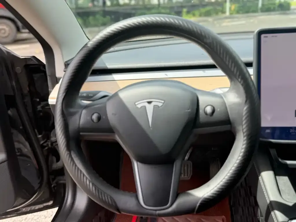 Tesla Model 3 — фото 6