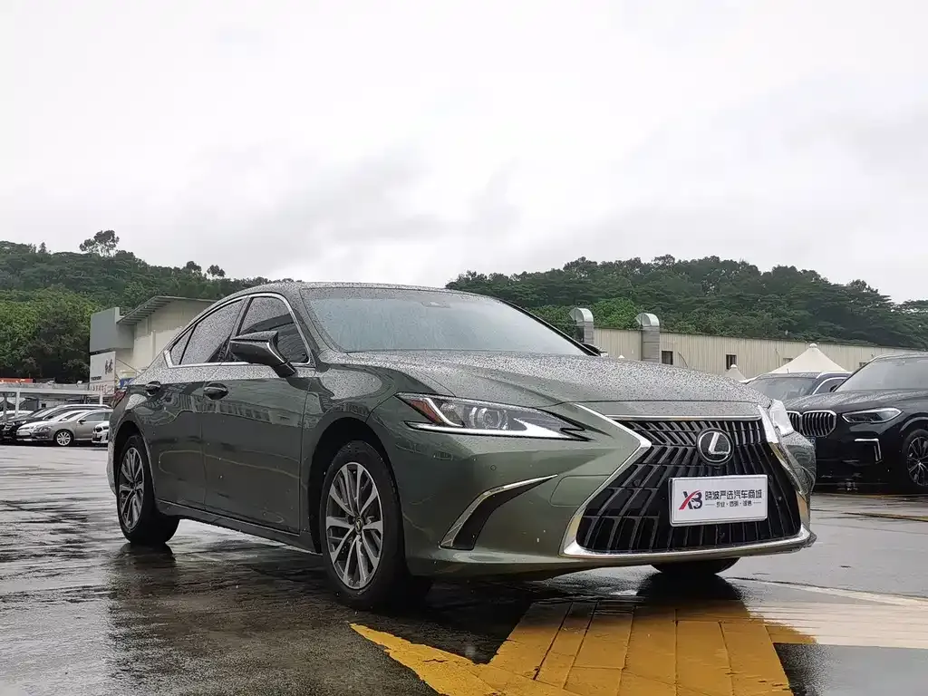 Lexus ES — фото 4