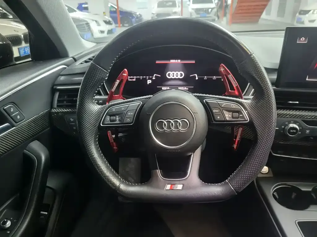 Audi A4L — фото 5