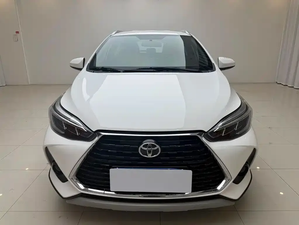 Toyota Yaris L — фото 5