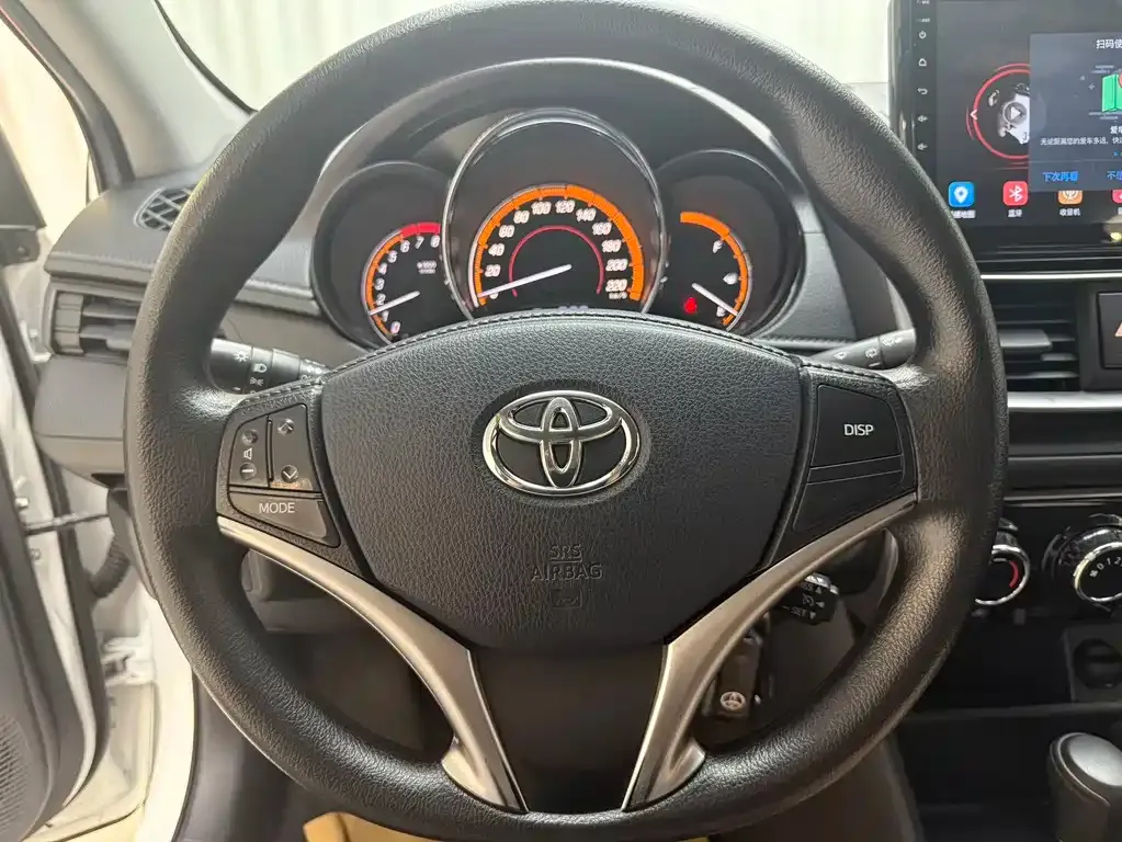Toyota Yaris L — фото 6