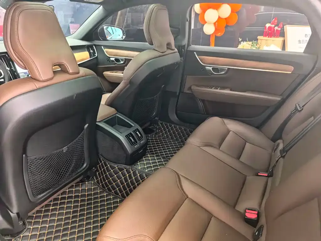 Volvo S90 — фото 9