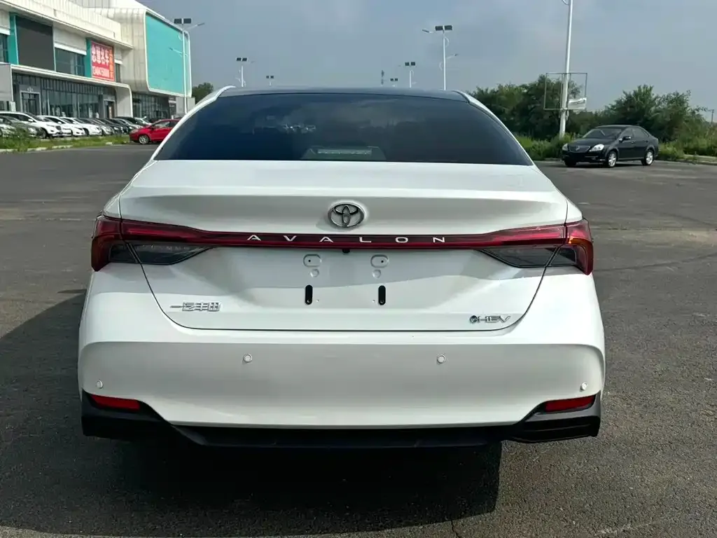 Toyota Avalon — фото 2