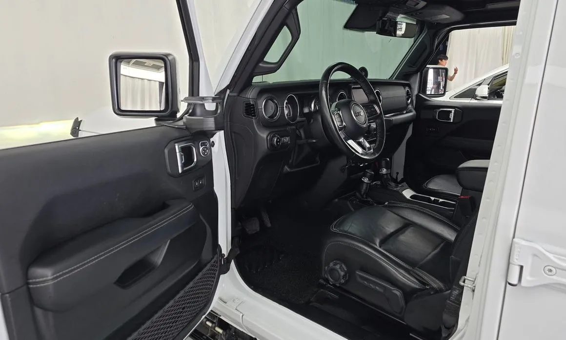 Jeep Wrangler 2022 из KR, фото 8
