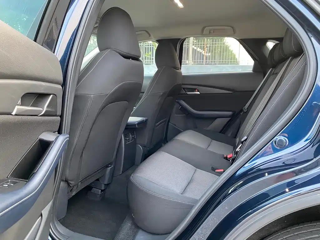 Mazda CX-30 2024 из CN, фото 10