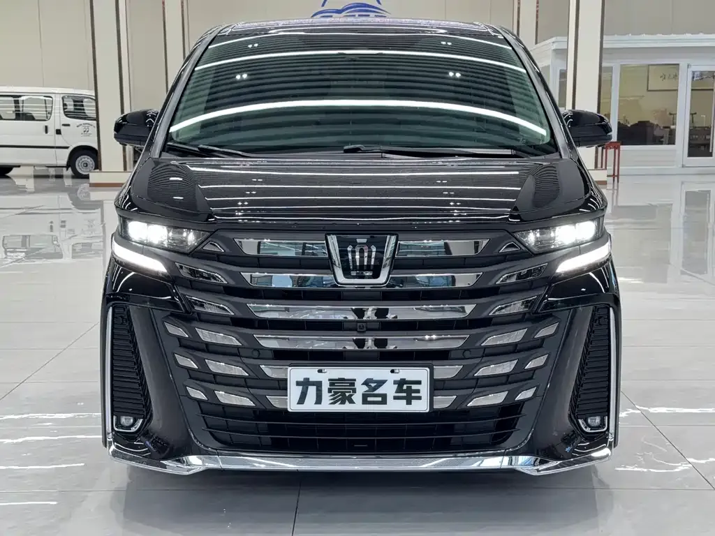 Toyota Vellfire — фото 10