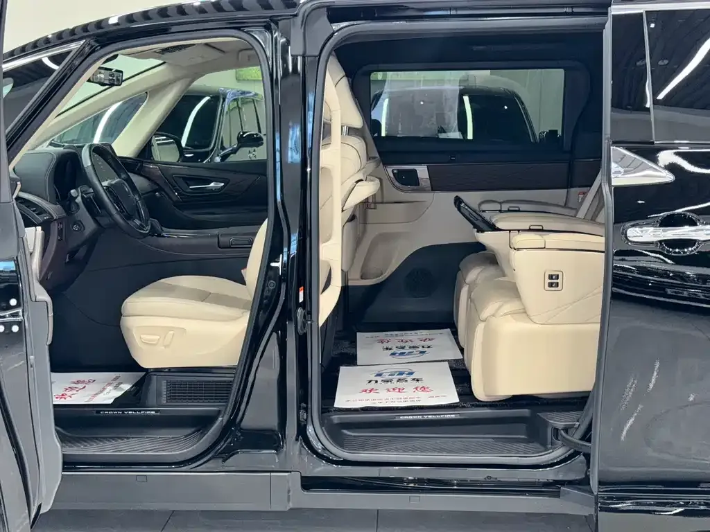 Toyota Vellfire — фото 8