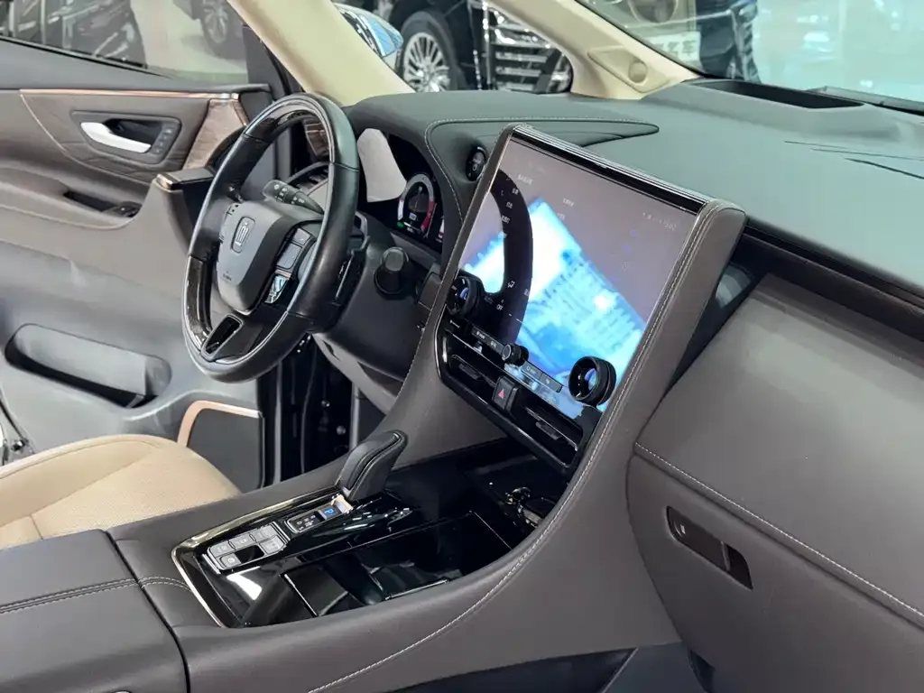 Toyota Vellfire — фото 7