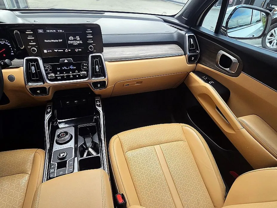 Kia Sorento — фото 8