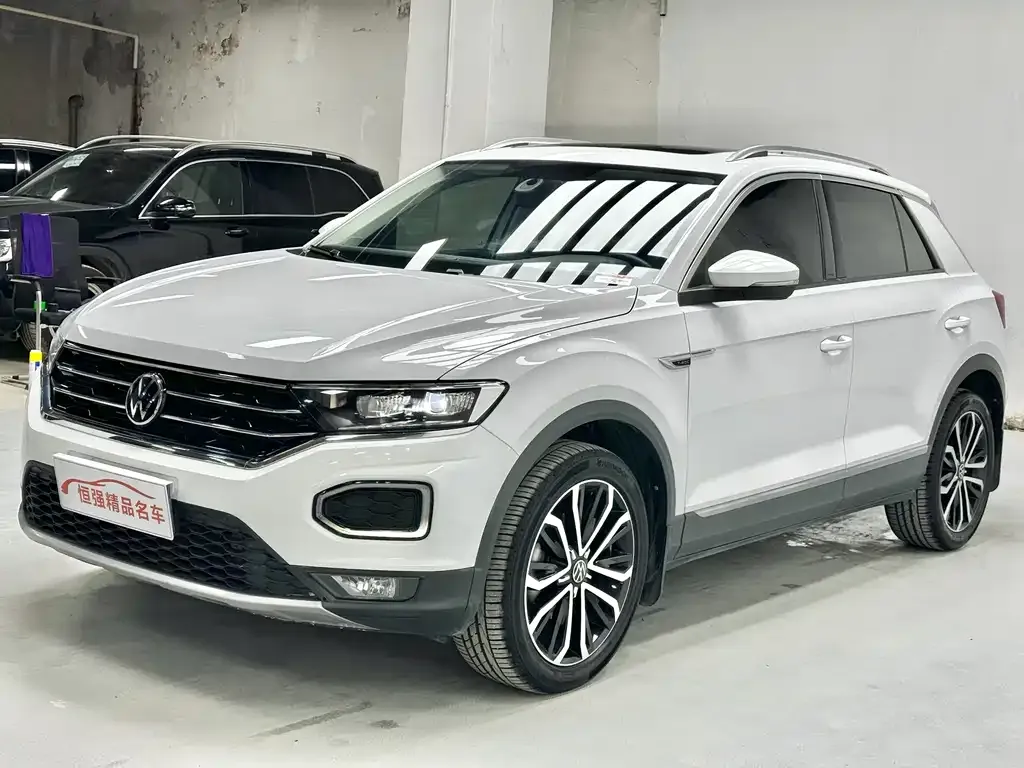 Volkswagen T-Roc — фото 1