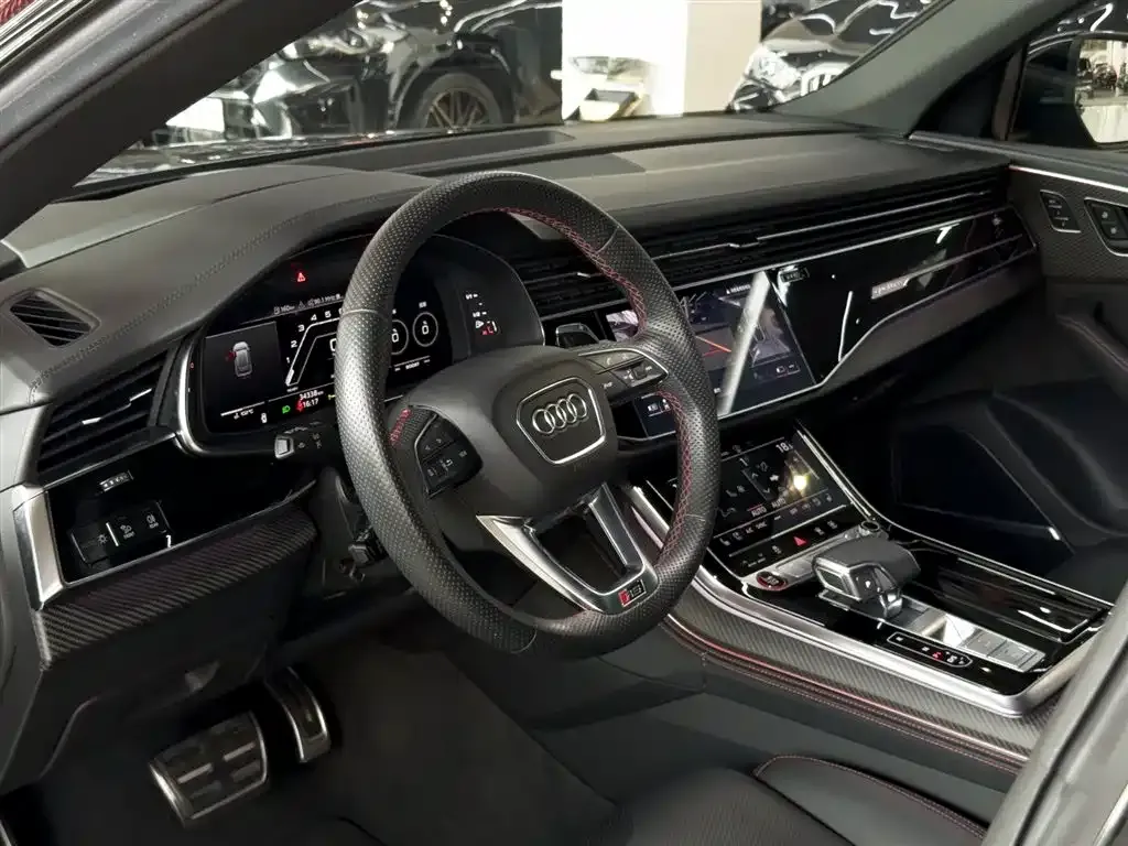 Audi RS Q8 — фото 4