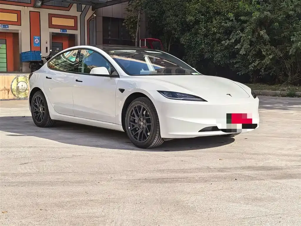 Tesla Model 3 — фото 7