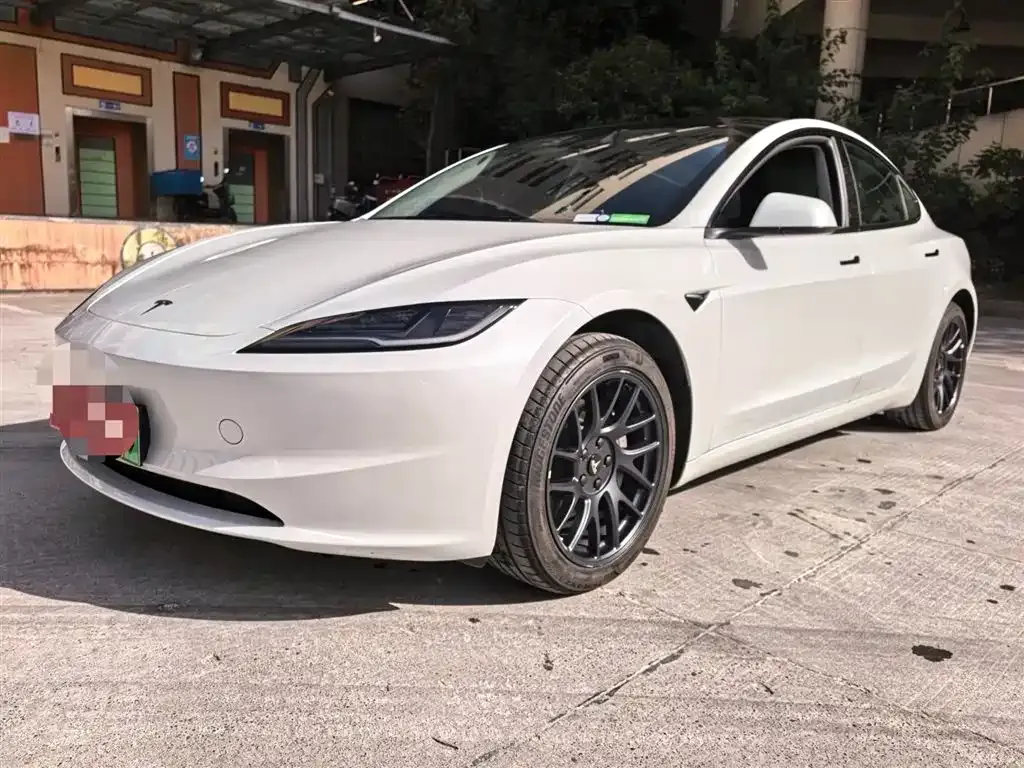 Tesla Model 3 — фото 3