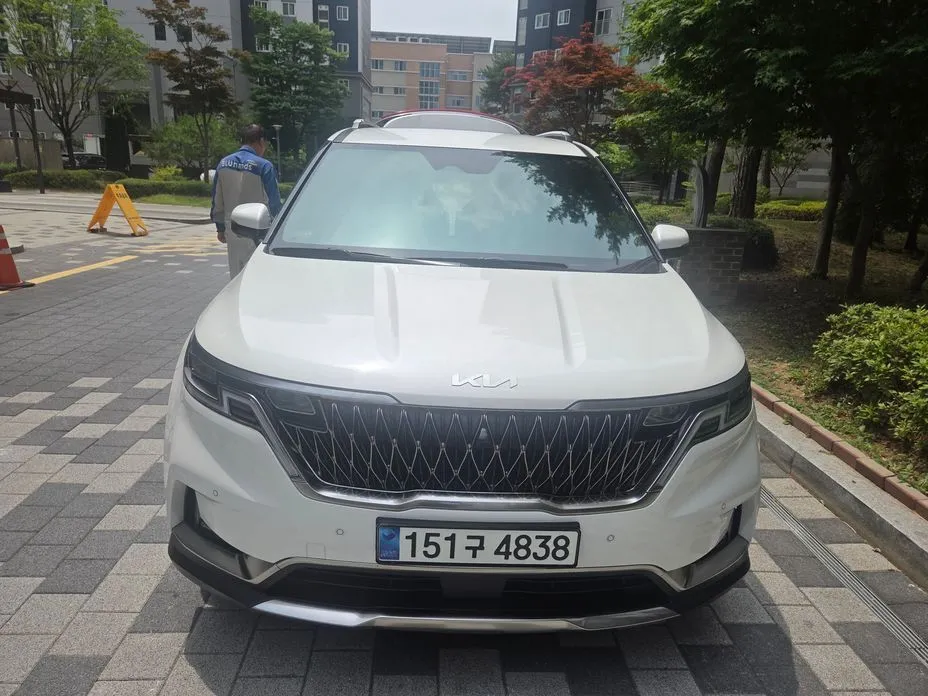 Kia Carnival — фото 1