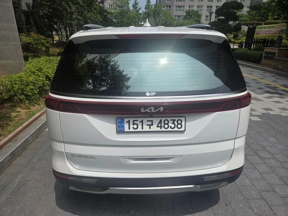 Kia Carnival — фото 4