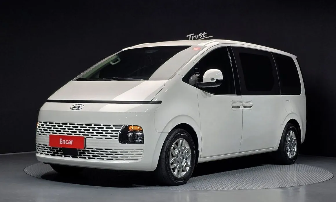 Hyundai Staria — фото 1