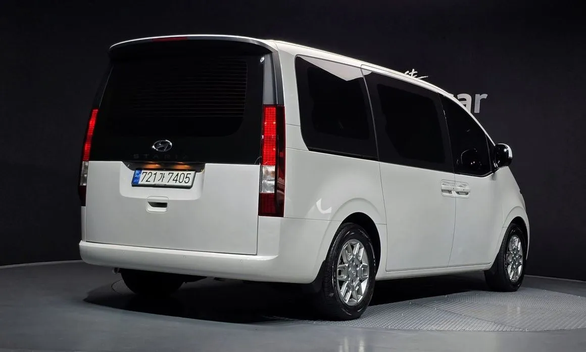 Hyundai Staria — фото 2