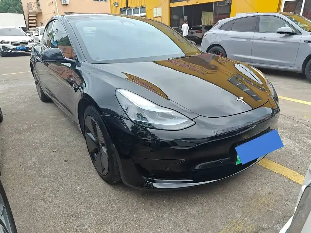 Tesla Model 3 — фото 6