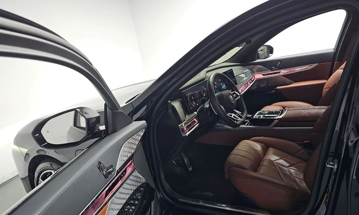 BMW 7-Series 2024 из KR, фото 9