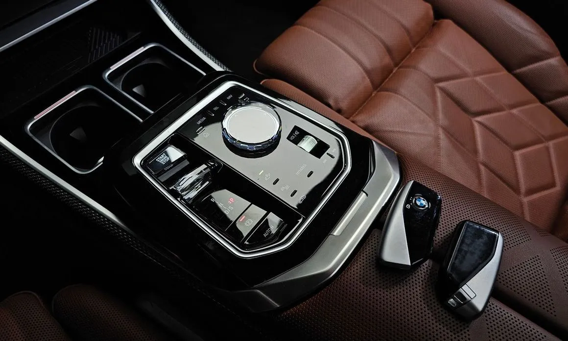 BMW 7-Series 2024 из KR, фото 8