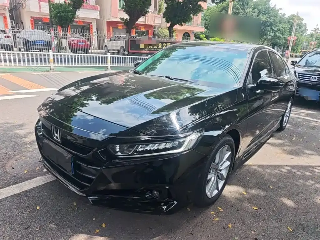 Honda Accord — фото 1