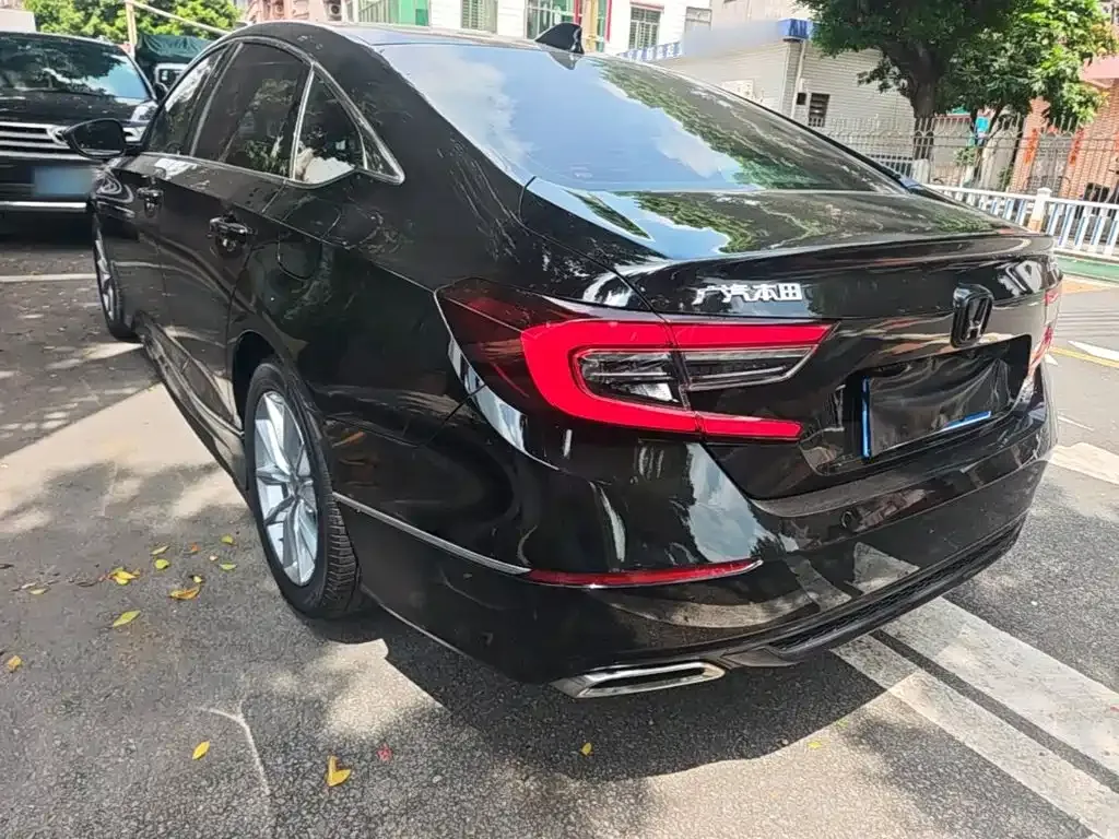 Honda Accord — фото 6