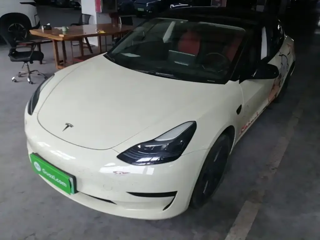 Tesla Model 3 — фото 1
