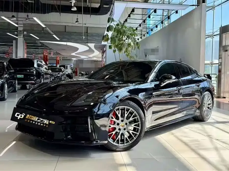 Porsche Panamera — фото 1
