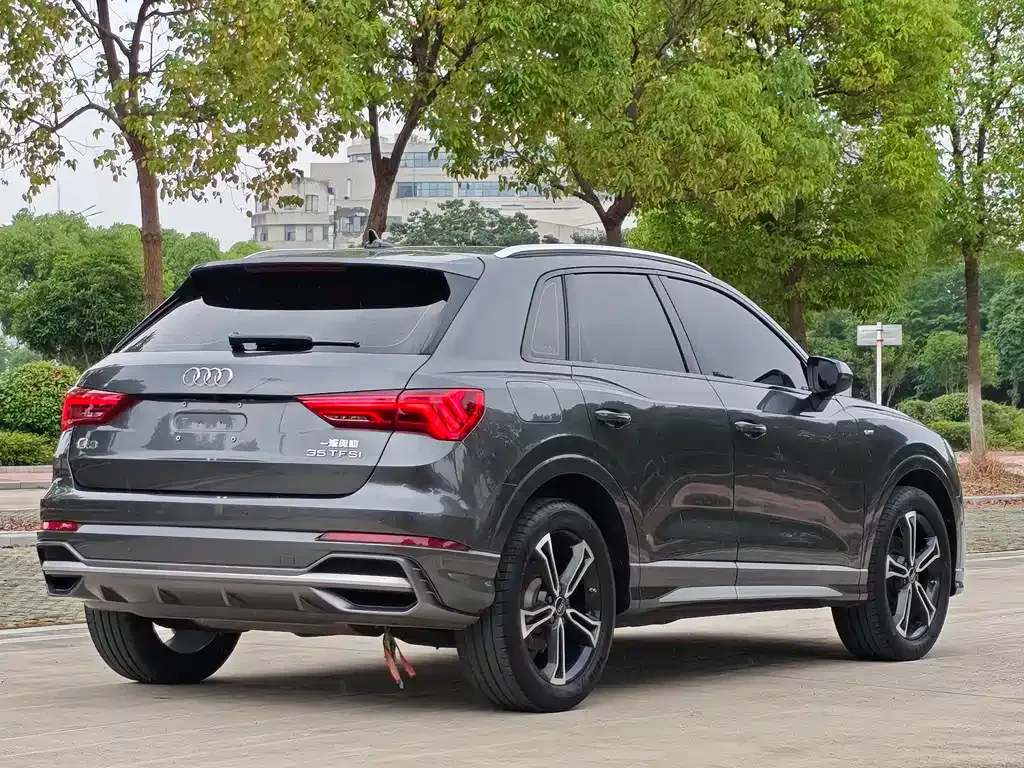Audi Q3 — фото 10