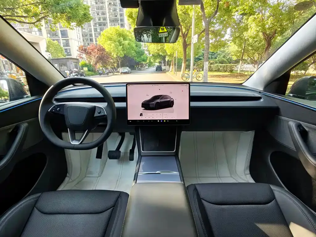 Tesla Model Y — фото 5
