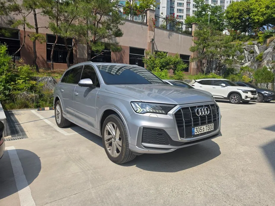 Audi Q7 — фото 10