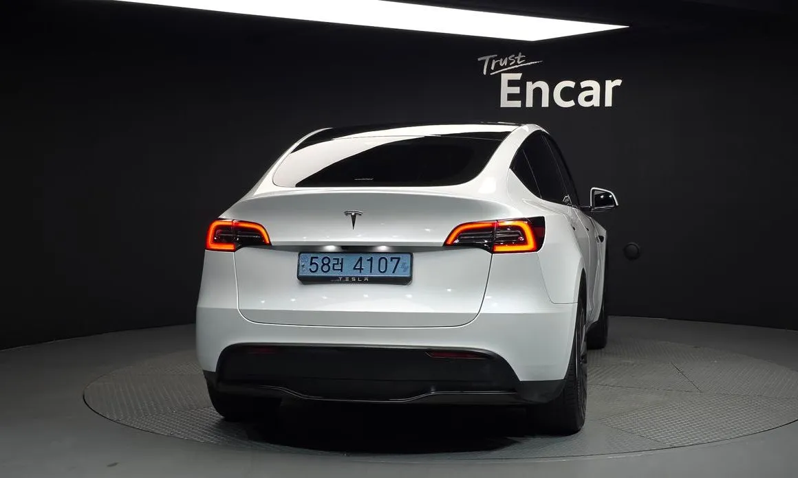 Tesla Model Y — фото 6