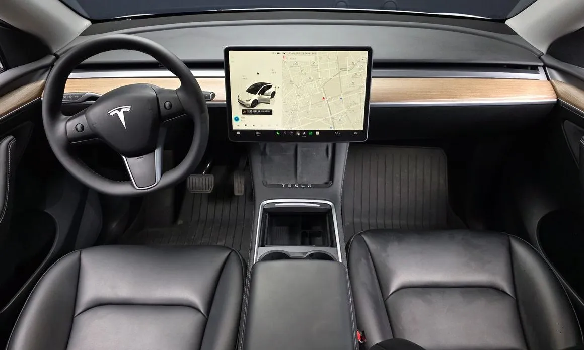 Tesla Model Y — фото 7