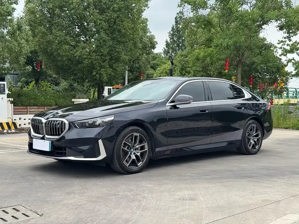 BMW i5 — фото 1