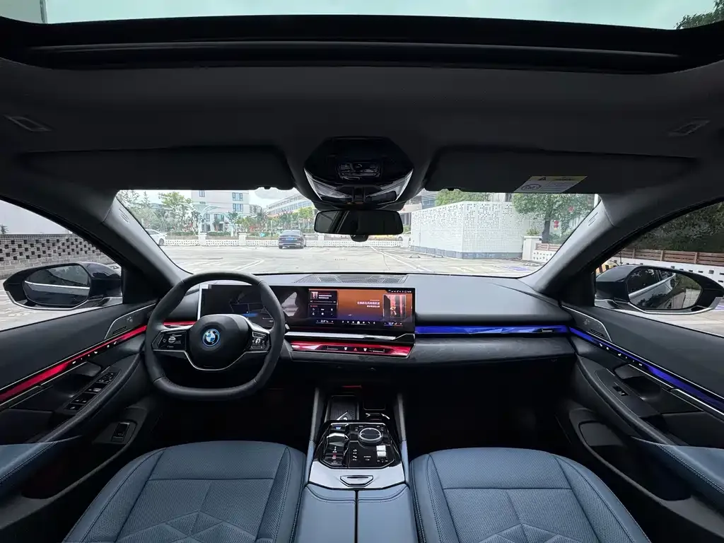 BMW i5 — фото 5