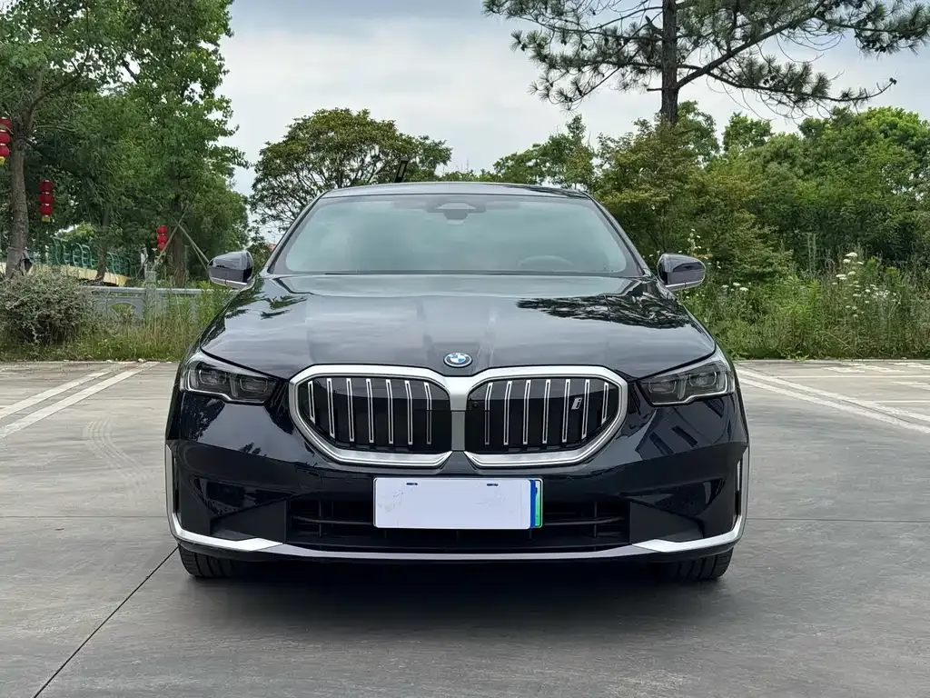 BMW i5 — фото 10