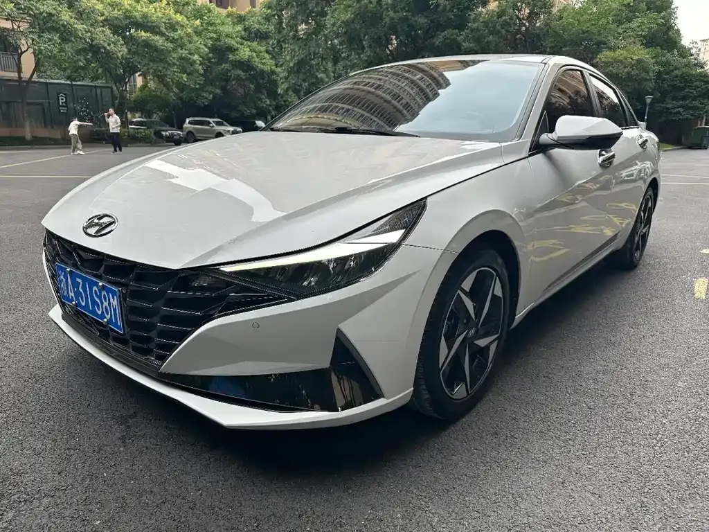 Hyundai Elantra — фото 5