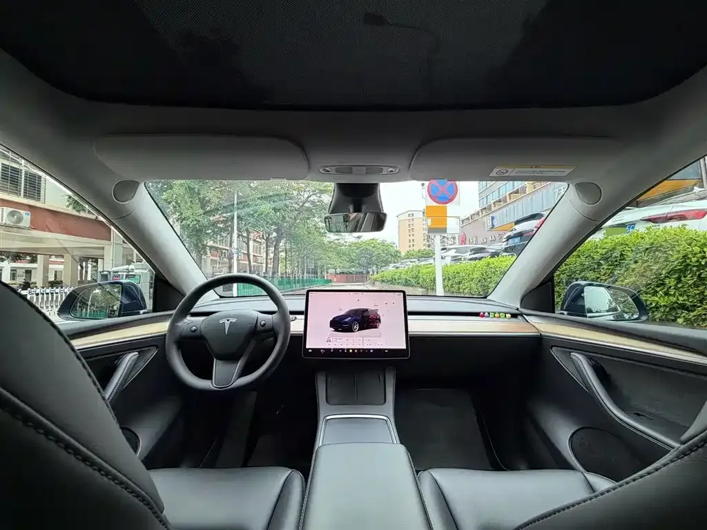 Tesla Model Y — фото 7