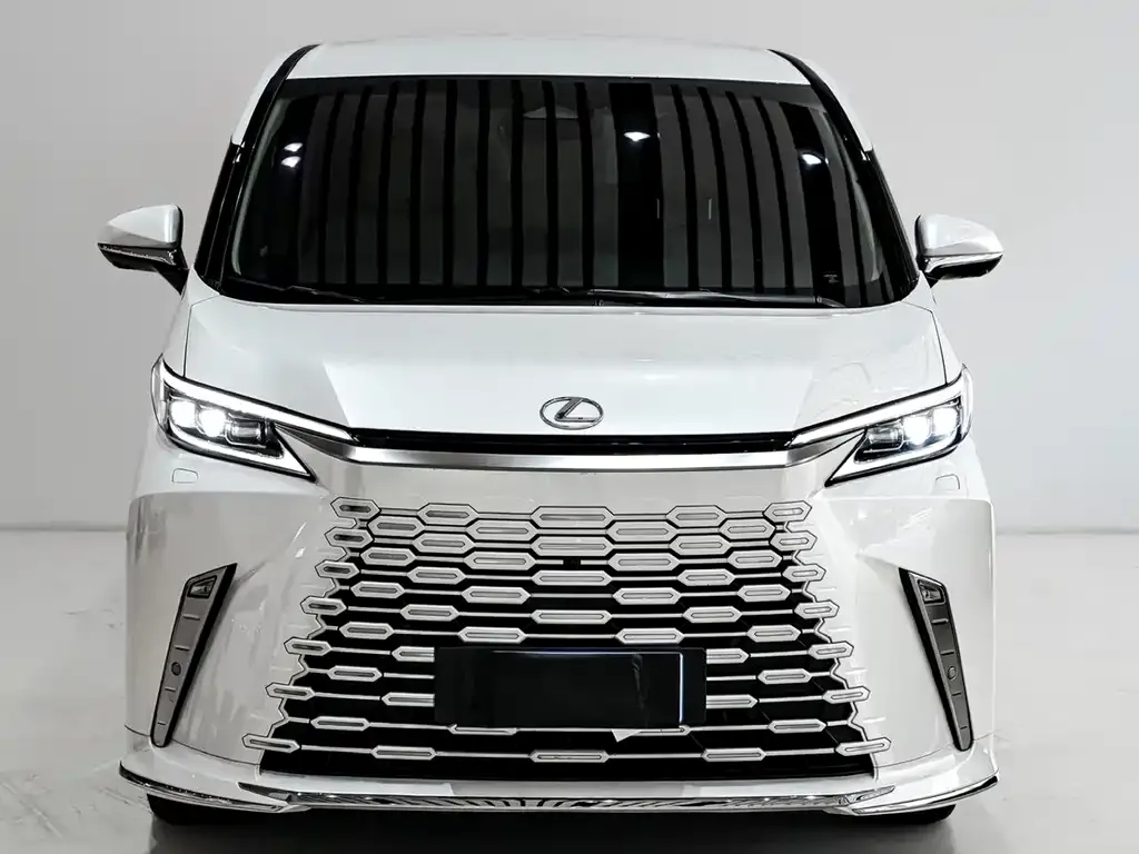 Lexus LM — фото 9