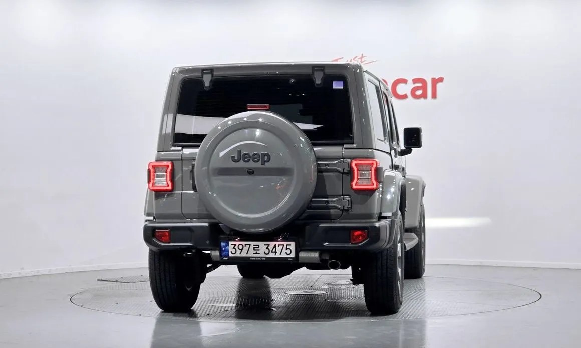 Jeep Wrangler — фото 9