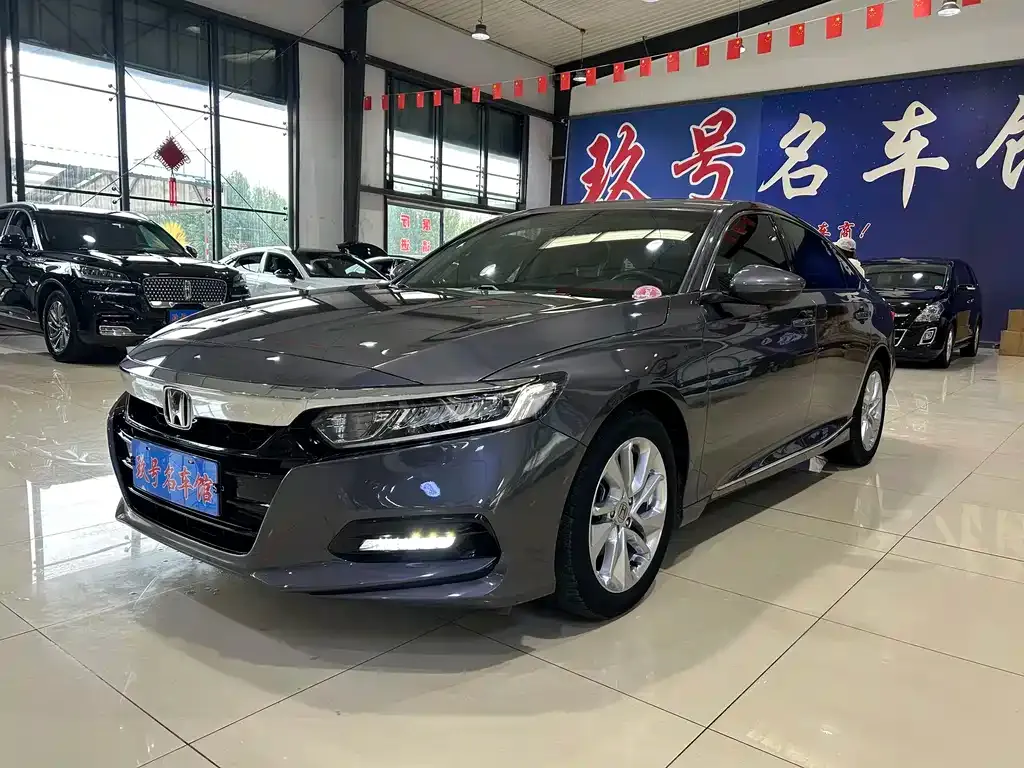 Honda Accord — фото 1
