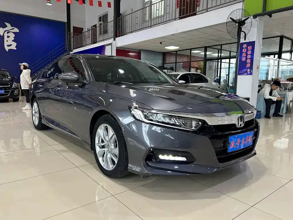 Honda Accord — фото 7
