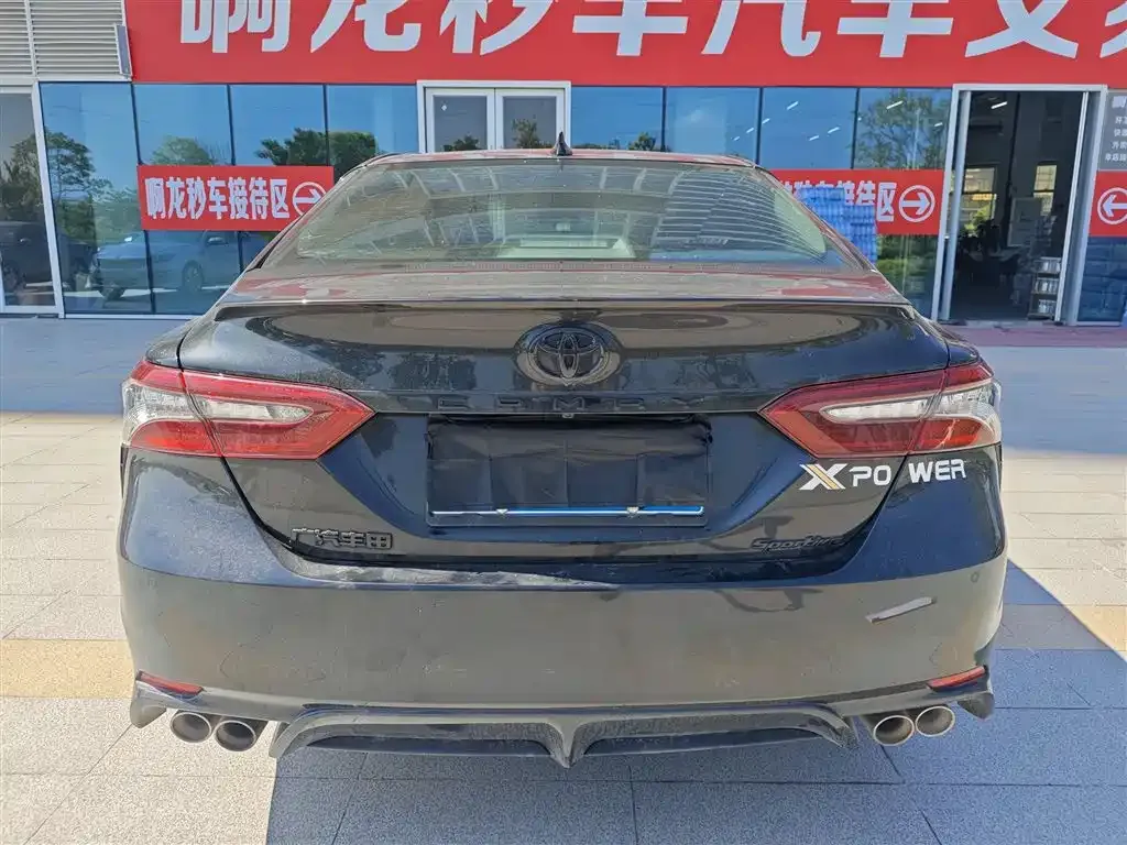 Toyota Camry — фото 3