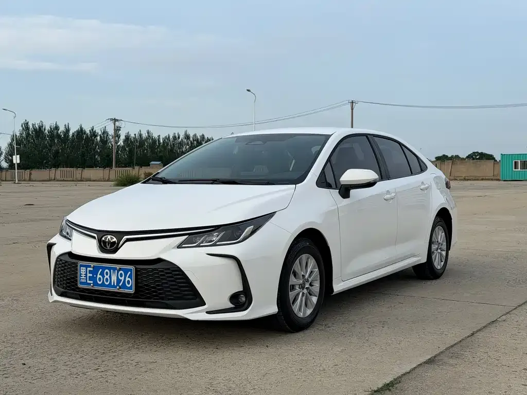 Toyota Corolla — фото 1