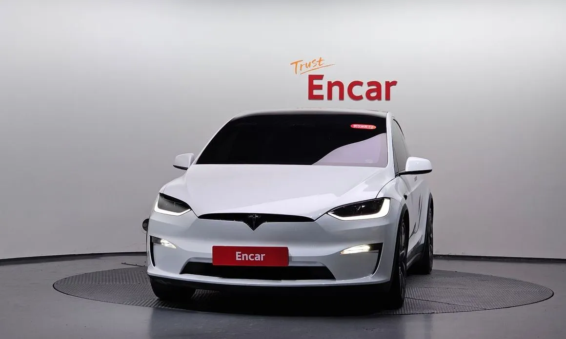 Tesla Model X — фото 3