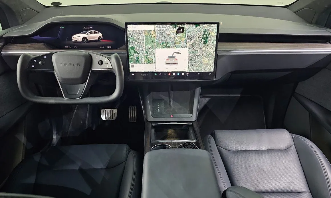 Tesla Model X — фото 7