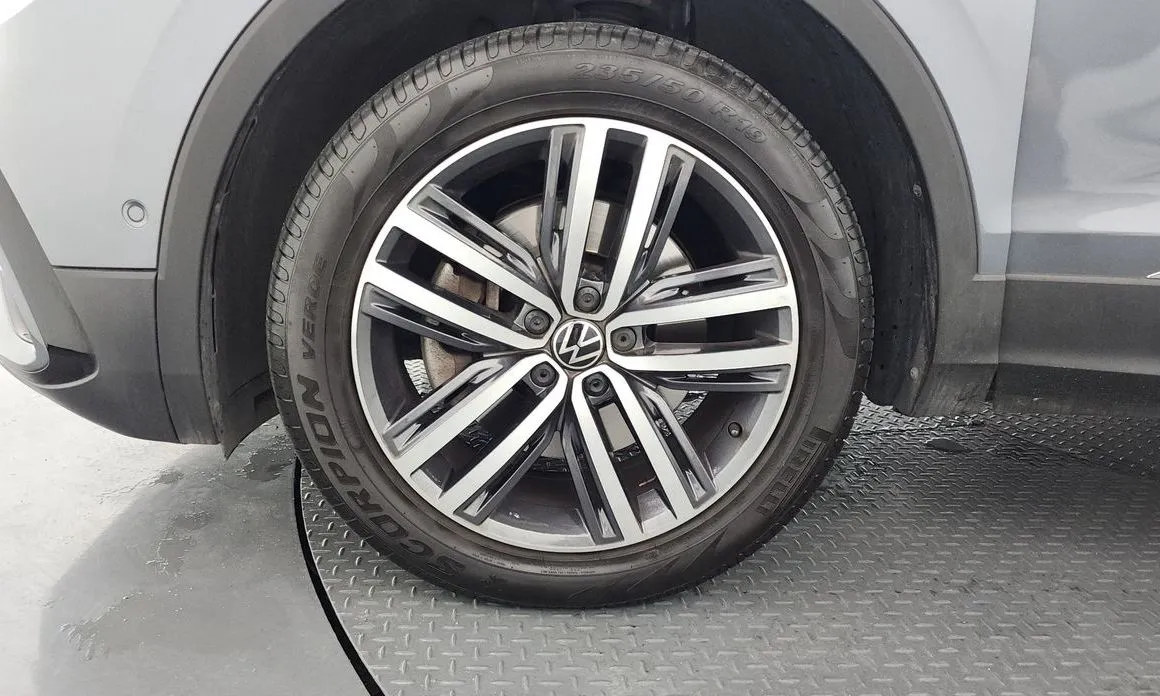 Volkswagen Tiguan — фото 4
